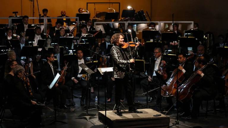 La Orquesta Sinfónica Sinaloa de las Artes es dirigida por el maestro Alexandre Da Costa.