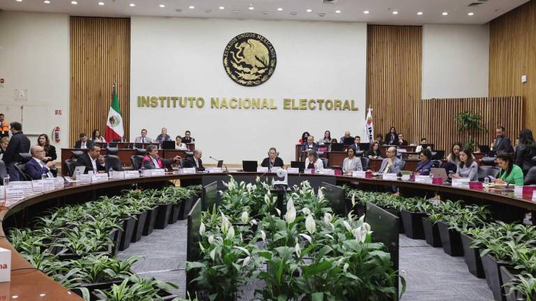 Avanza en el INE que partidos postulen 5 mujeres y 4 hombres a gubernaturas en 2024