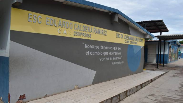 La Primaria Eduardo Caldera Ramírez sufrió un desperfecto en el sistema de cableado eléctrico con las constantes fallas en el servicio de luz durante el paso de la tormenta Norma por Culiacán.