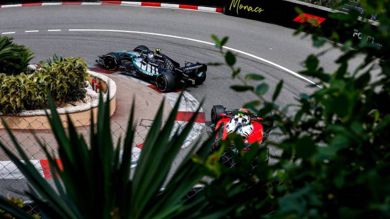 Kimi Antonelli gana la pole en Mónaco.