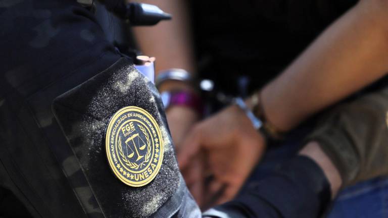 La Unidad Especializada en Aprehensiones ejecutó 128 órdenes de arresto por distintos delitos en Sinaloa durante abril.