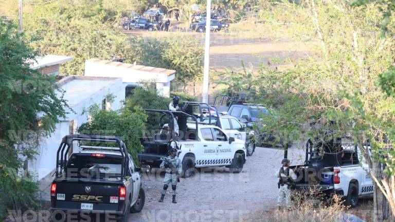 En la comunidad de Lomas de Monterrey, al sur de Mazatlán, una patrulla fue atacada a balazos.