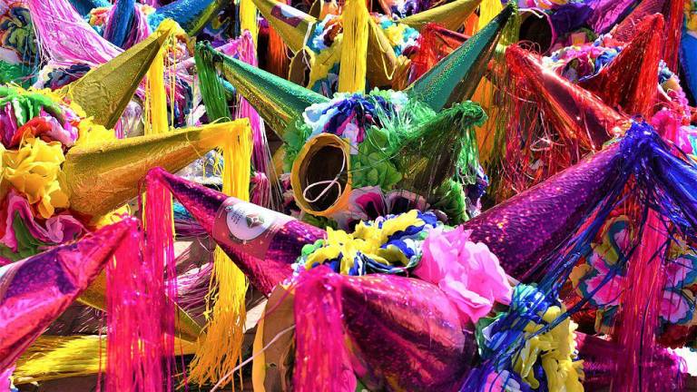 El taller de elaboración de piñatas se llevará a cabo del 4 al 8 de diciembre.