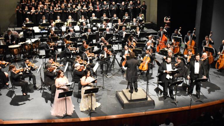 Más de 130 artistas en escena participan en el concierto de la Novena Sinfonía de Beethoven.