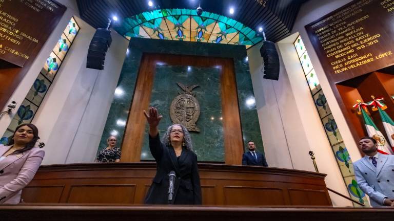Toma de protesta de la Gobernadora interina de Sinaloa, Graciela Domínguez Nava.