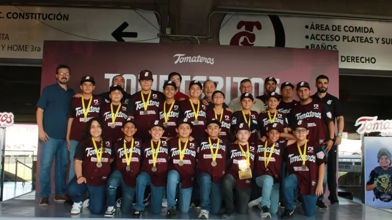 Portan con orgullo la camiseta guinda en Ciudad Obregón.