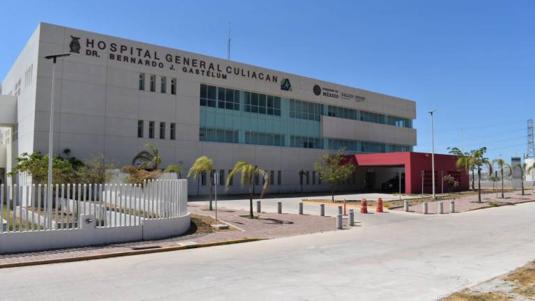 El nuevo Hospital General de Culiacán fue desocupado por la Sedena cuando ya no requirió ser habilitado como Hospital Covid y sigue sin funcionar.
