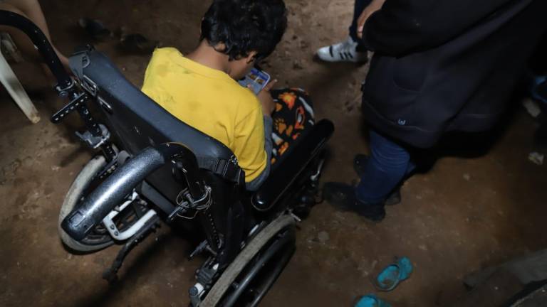 La familia de Juan Enrique enfrenta una situación de alta vulnerabilidad por la falta de recursos para atender su salud y vivienda.