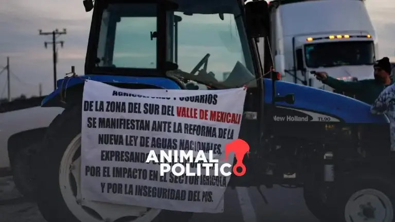 El documento define que el agua para uso personal y doméstico debe ser suficiente, salubre y asequible, y distribuye competencias entre Federación, estados y municipios para garantizarlo.
