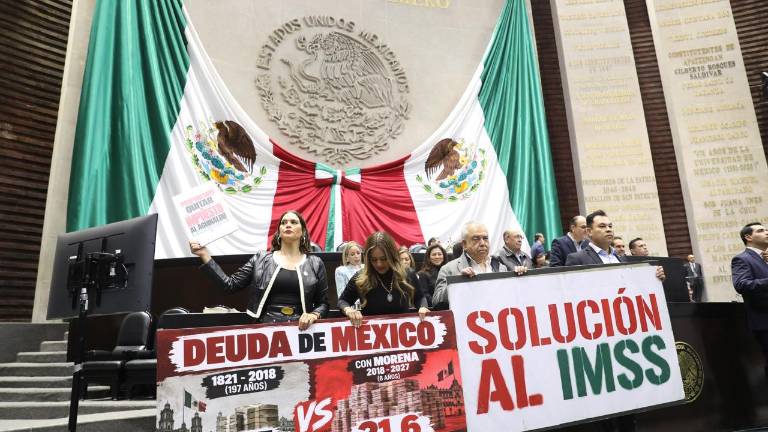 Del total de ingresos previstos, 9.16 billones de pesos corresponderán a ingresos presupuestarios y 1.7 billones de pesos a deuda.