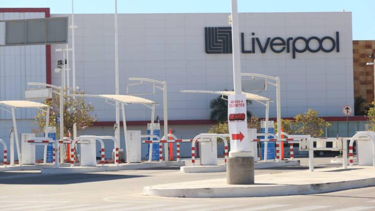 En plazas como Galerías han sido suspendidas las actividades comerciales por prevención ante la jornada violenta.