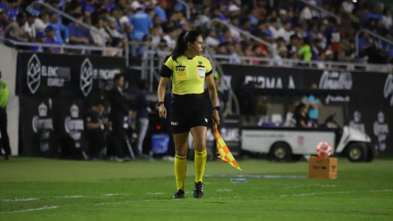 Karen Díaz no quiso saludar al técnico de Cruz Azul.