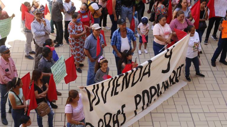 Al patio central del Palacio de Gobierno llegaron integrantes del Movimiento Antorcha Campesina