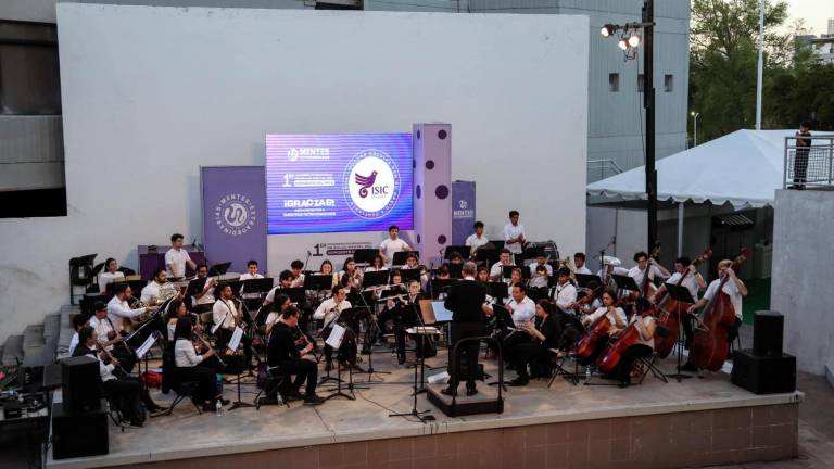 Banda Sinfónica Juvenil se presentó en el ágora Rosario Castellanos.