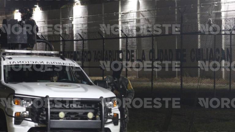Elementos de Guardia Nacional, Ejército Mexicano y Policía Estatal Preventiva reforzaron la vigilancia en los alrededores del reclusorio.