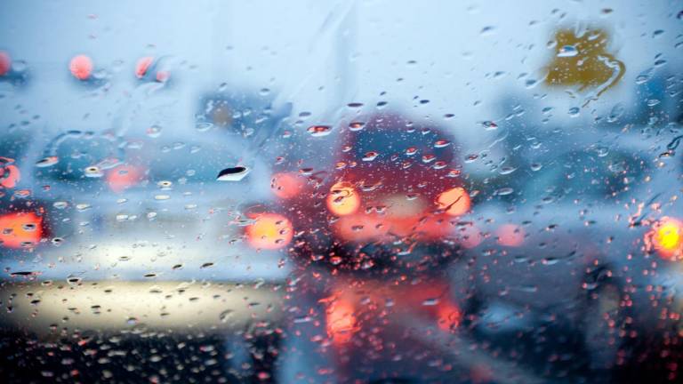 Lluvia intensa pone ‘en problemas’ a Mazatlán...