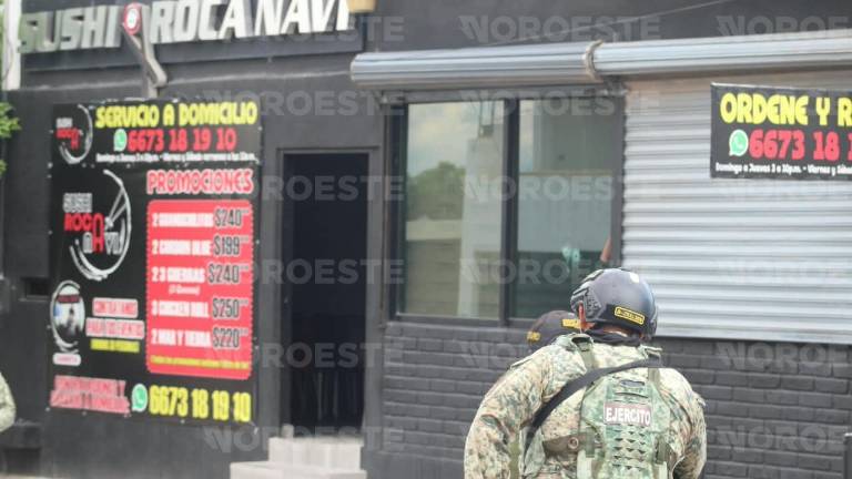 Un negocio de sushi fue atacado e incendiado en Culiacán.