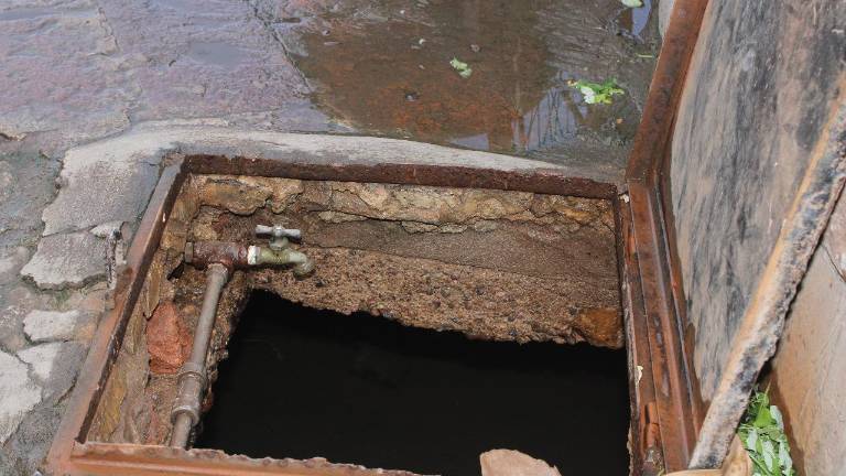 En las colonias Loma Bonita, Insurgentes y Azteca tienen casi un mes sin agua potable.