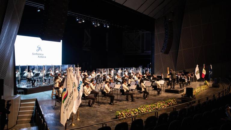 La Sinfónica Azteca se prepara para la gira de tres conciertos.