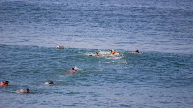 La emergencia fue reportada a la altura del acceso de playa de la calle Atún en el fraccionamiento Sábalo Country.