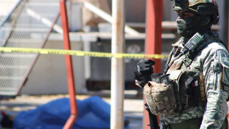 El cuerpo quedó tendido boca arriba sobre la banqueta, a unos metros de la taquería.