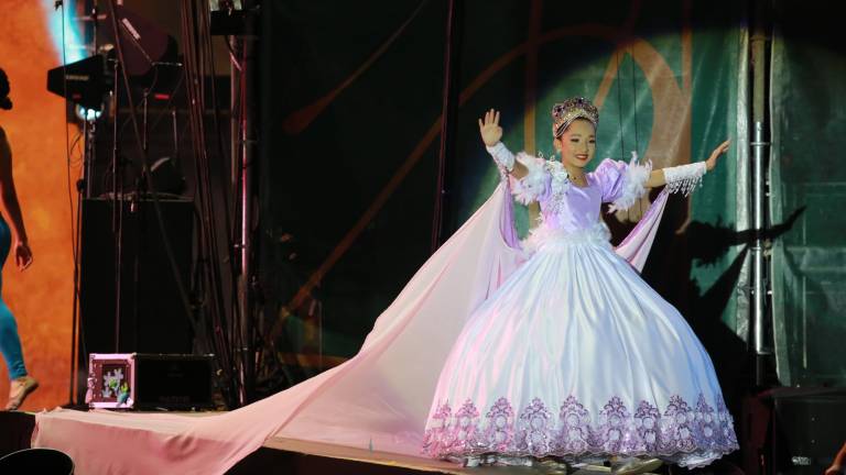 Melanie I es coronada como Reina Infantil del Carnaval 2023