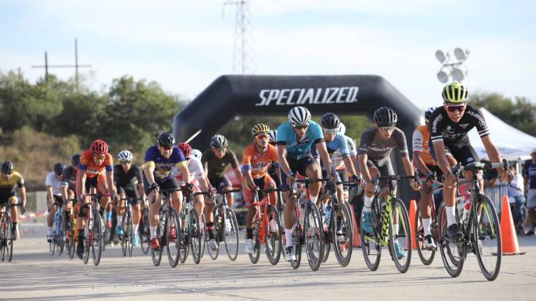 Más de 2 mil 500 participantes compitieron en el Ciclotour Mazatlán 2021.