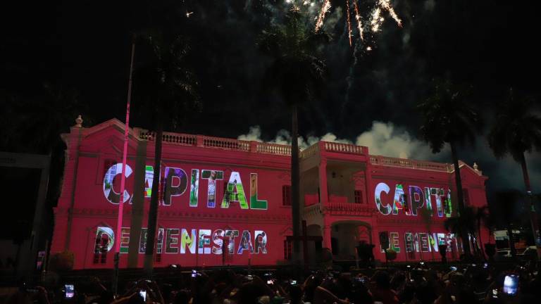 Iluminan Ayuntamiento de Culiacán con proyección ‘Mapping’ en festejos del 492 Aniversario