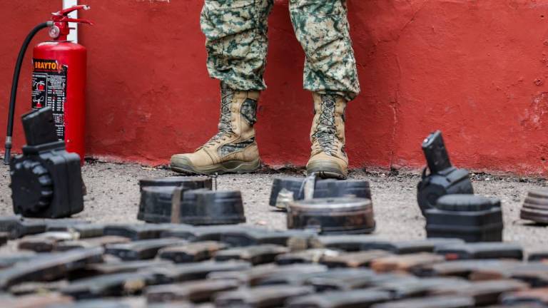 En la crisis de violencia generada por el enfrentamiento entre facciones del Cártel de Sinaloa, más de la mitad de los detenidos con armas fueron dejados en libertad.