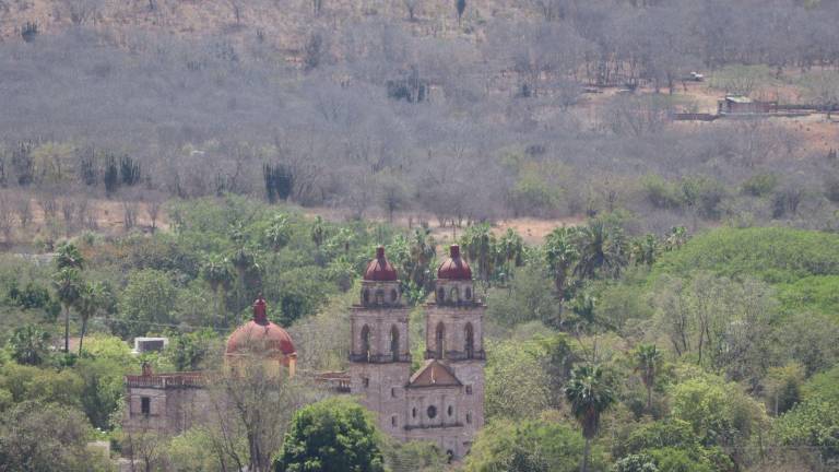 La comunidad estaba formada por aproximadamente 97 familias, quienes se trasladaron a la ciudad, donde reciben apoyos alimenticios.