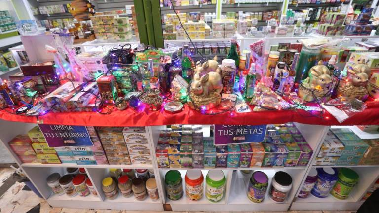 Piden mazatlecos para 2023 amor, dinero y después salud, señalan