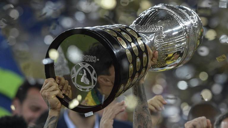 El trofeo de la Copa América.