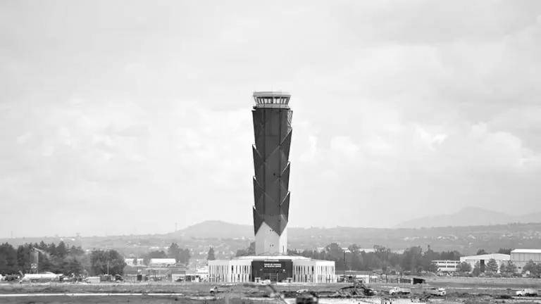 Habrá un diálogo continuo sobre el futuro del transporte aéreo entre el AIFA y EU.