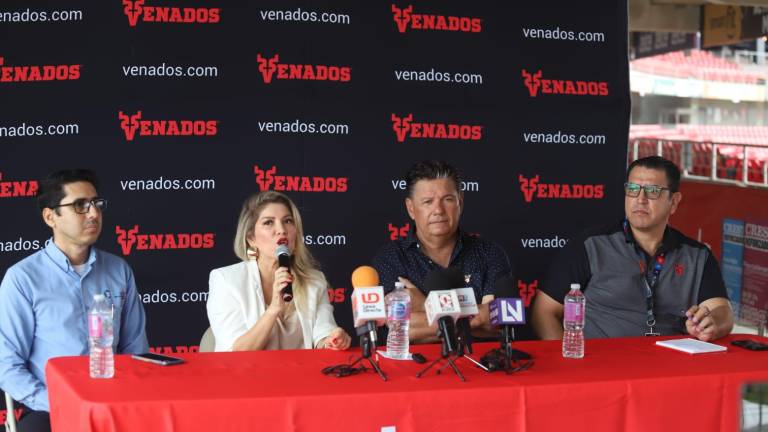 Anabella Covantes, del Programa Familia Comunidad Venados, al momento de dar los pormenores del programa de prevención de Retinopatía Diabética.
