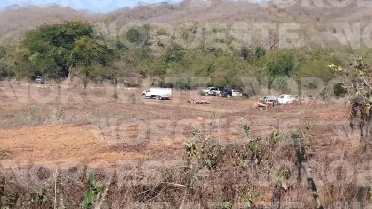 Autoridades continúan con excavaciones en zona donde localizaron fosas clandestinas en Concordia.