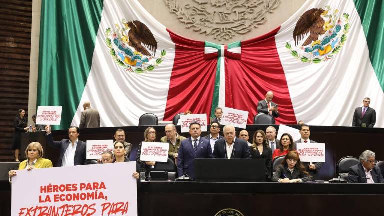 El Pleno avaló el dictamen que reforma los artículos 82, 116 y 122 de la Constitución Política de los Estados Unidos Mexicanos con 344 votos a favor, 116 en contra y una abstención.