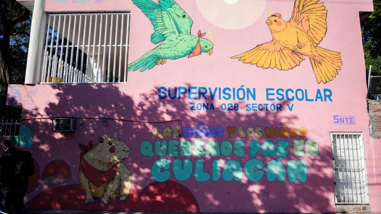 En Culiacán inauguran un mural por la paz en la Primaria Sócrates.