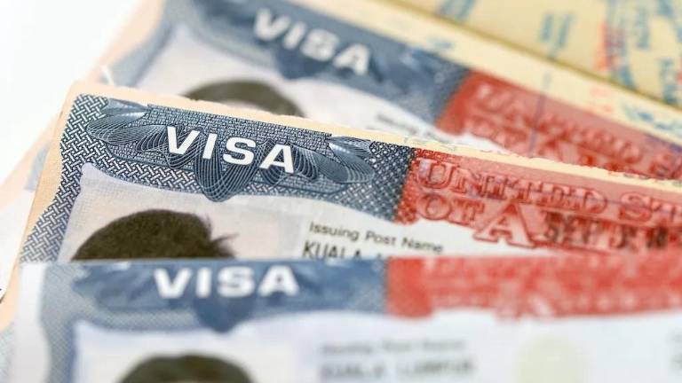 Al menos cinco situaciones pueden provocar la revocación inmediata de una visa estadounidense, todas relacionadas con faltas administrativas, errores involuntarios y temas de seguridad.