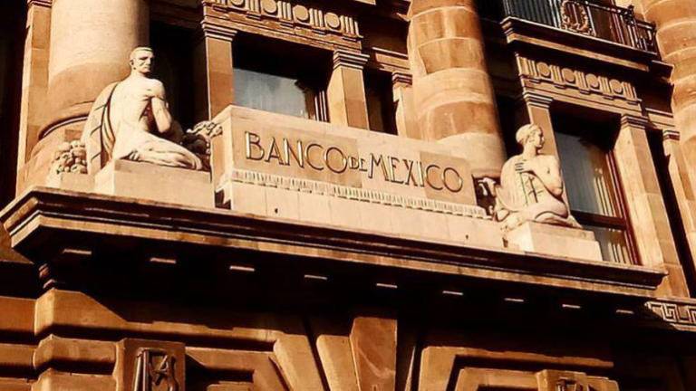 Banxico aumenta tasa de interés a 4.50% y prevé inflación de 5.7%