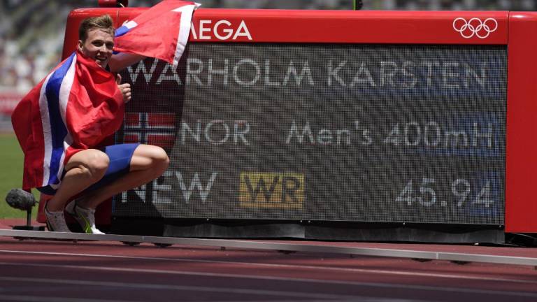 Karsten Warholm destroza récord mundial de 400 metros con vallas