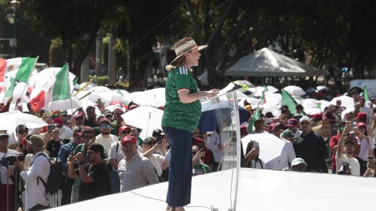 Yeraldine Bonilla participó este domingo en la concentración realizada en Culiacán para seguir el mensaje de la Presidenta Claudia Sheinbaum.