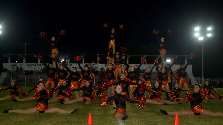 CBTIS 152 se lleva el primer lugar en porristas.