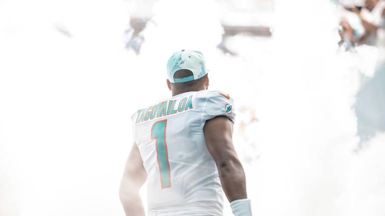 Tua Tagovailoa encontró equipo rápidamente tras ser liberado por los Dolphins.