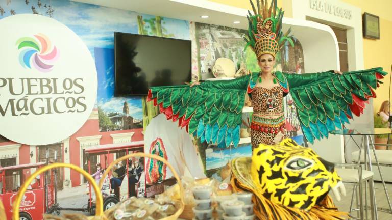 En el Centro de Convenciones, sede de la convención de cruceros, se promueven los Pueblos Mágicos de Sinaloa.