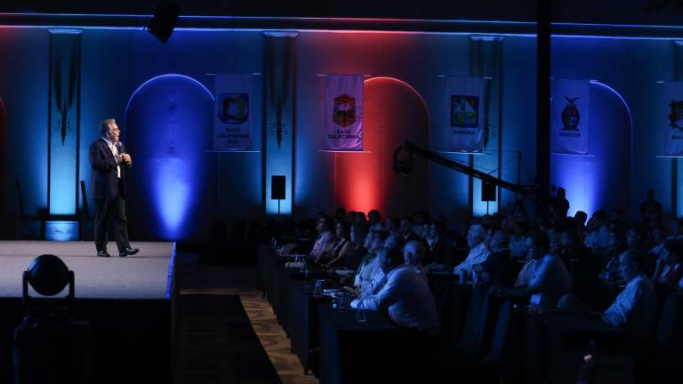 Radamés Díaz Meza, presidente ejecutivo de Foro Mar de Cortés, inaugura el Summit 2023 Prosperidad: Propósito Posible que se celebra en Los Cabos.