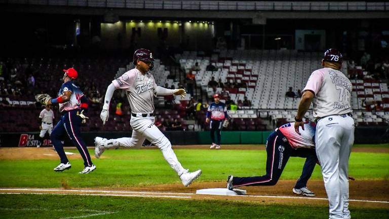 El primer juego de la serie entre Águilas y Tomateros de Culiacán, programado para este viernes, fue reprogramado.