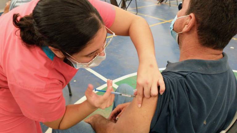 Sin tregua vacunación anti Covid-19 en Ahome; siguen los de 18 a 29 años
