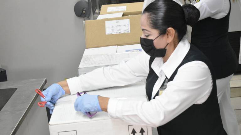 El secretario de Salud, Efrén Encinas Torres detalló que las vacunas son de la farmacéutica Pfizer
