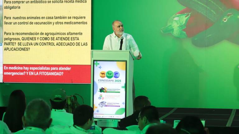 Carlos Ramón Urías ofreció una ponencia en la Convención Internacional de Sanidad e Inocuidad Agropecuaria y Acuícola 2025, realizada en Mazatlán.