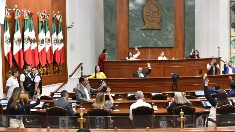 En abril de 2025 el Congreso de Sinaloa aprobó reformas al Código Penal para sancionar el “halconeo”.